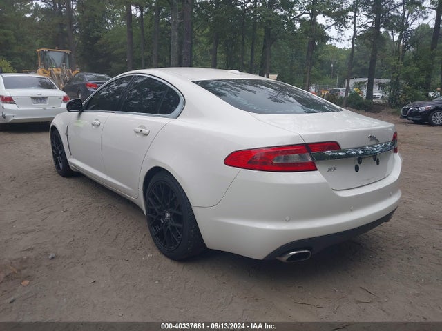 2010 JAGUAR XF SAJWA0GB1ALR52196 Photo 2
