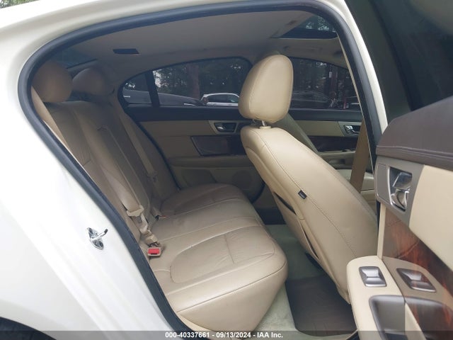 2010 JAGUAR XF SAJWA0GB1ALR52196 Photo 7