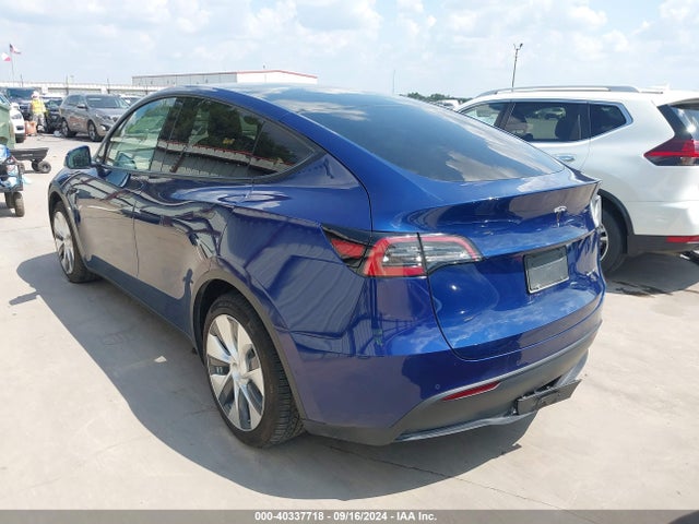 2021 TESLA MODEL Y 5YJYGDEE3MF300505 Photo 2