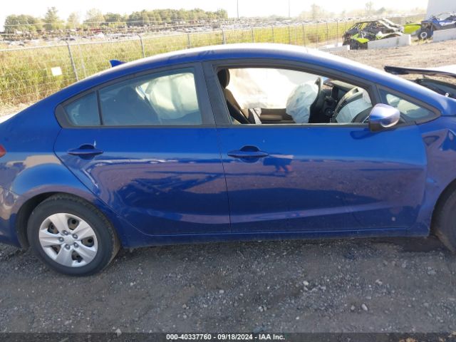 3KPFK4A7XJE181852 KIA FORTE LX