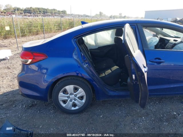 3KPFK4A7XJE181852 KIA FORTE LX