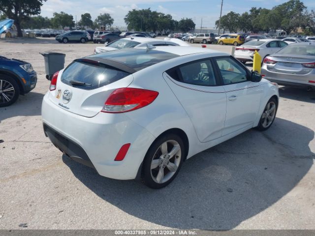 KMHTC6AD1FU237831 Hyundai Veloster