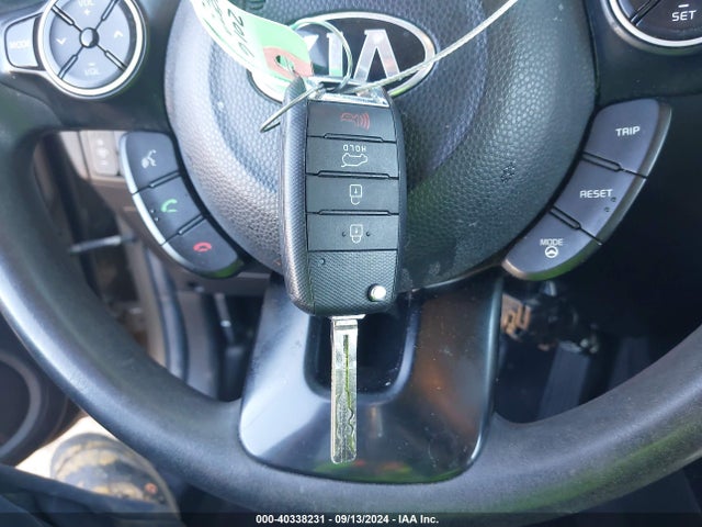 KIA Soul 2016 KNDJN2A22G7318978 Image 11