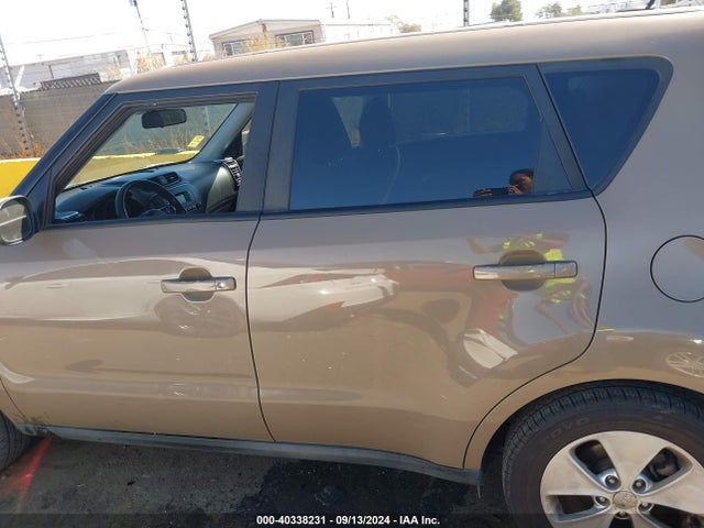 KIA Soul 2016 KNDJN2A22G7318978 Image 14