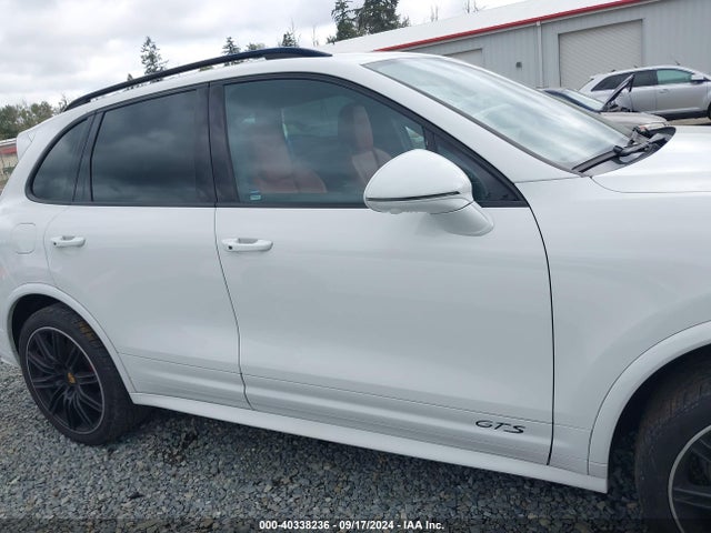 Porsche Cayenne Gts 2018 WP1AD2A29JLA80546 Image 14