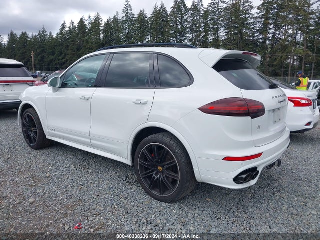 2018 PORSCHE CAYENNE WP1AD2A29JLA80546 Photo 2