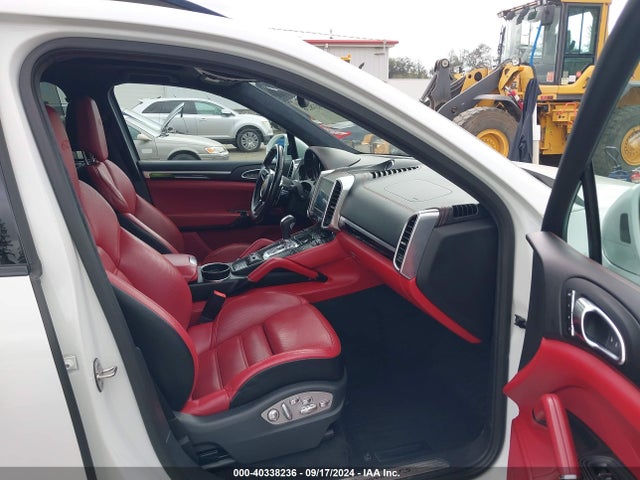 2018 PORSCHE CAYENNE WP1AD2A29JLA80546 Photo 4