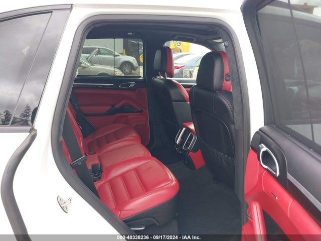 2018 PORSCHE CAYENNE WP1AD2A29JLA80546 Photo 7