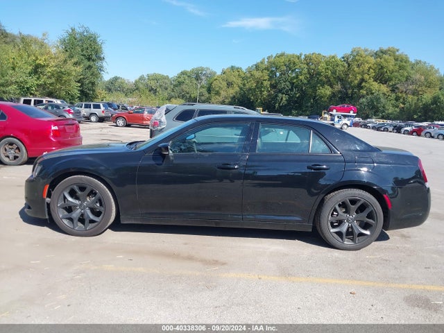 Chrysler 300 S 2022 2C3CCABG3NH236430 Image 14