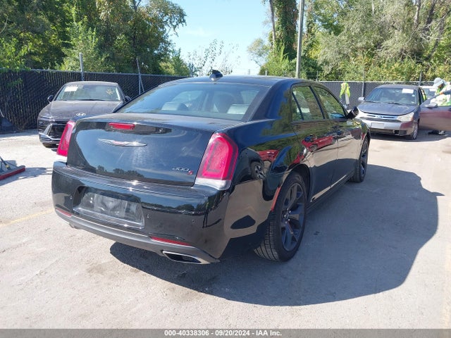 2C3CCABG3NH236430 Chrysler 300 S