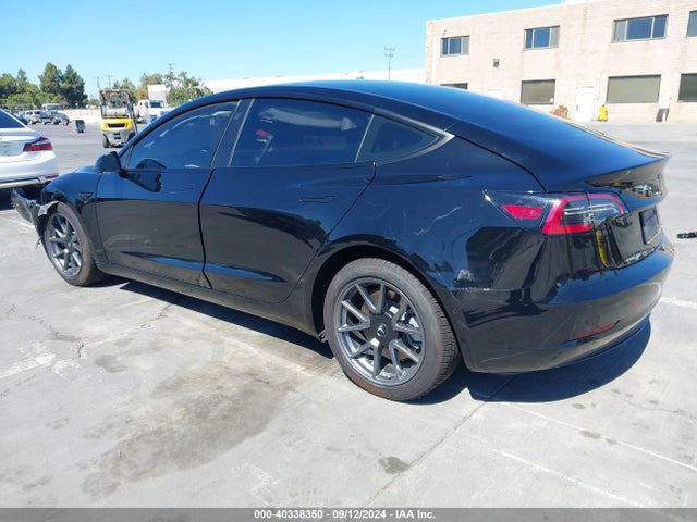 2021 TESLA MODEL 3 5YJ3E1EB4MF002954 Photo 2