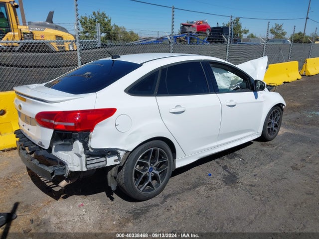 Ford FOCUS SE 2015 1FADP3F23FL262129 Image 4