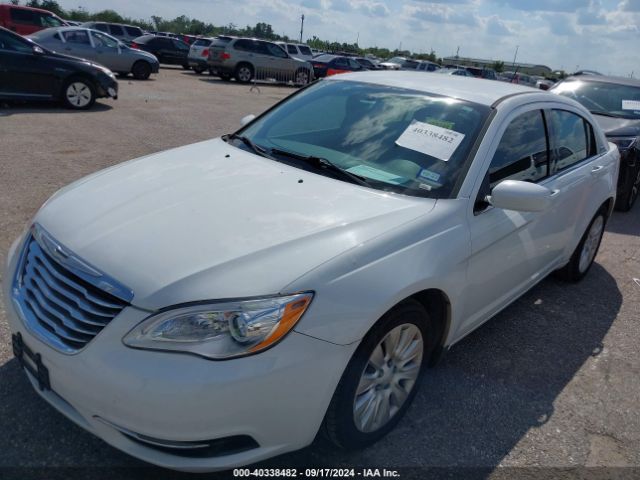 1C3CCBAB3EN121734 Chrysler 200 LX