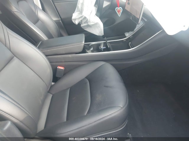 2019 TESLA MODEL 3 5YJ3E1EAXKF397548 Photo 4