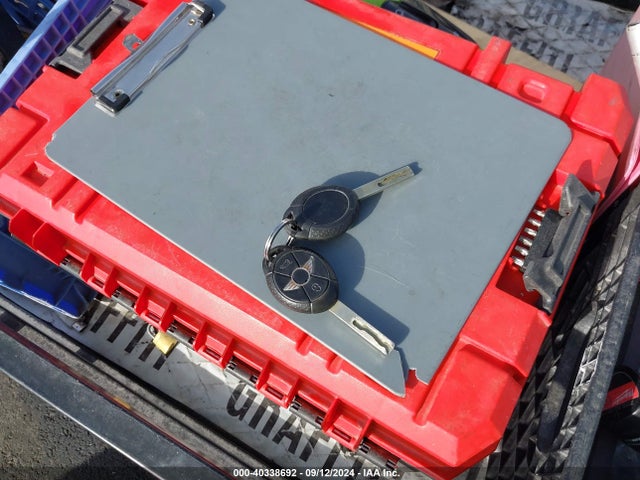 2006 MINI COOPER S WMWRE33596TJ38061 Photo 10