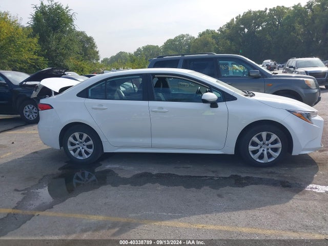 Toyota COROLLA LE 2022 5YFEPMAE2NP369782 Image 13