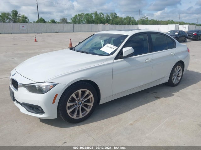 WBA8E1G38HNU17498 BMW 320i