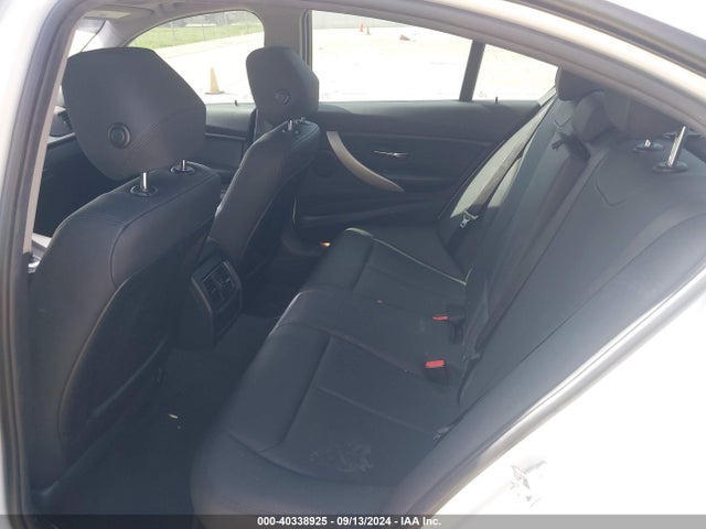 WBA8E1G38HNU17498 BMW 320i