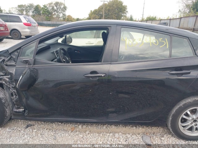 Toyota Prius Two 2016 JTDKBRFU1G3006089 Image 14