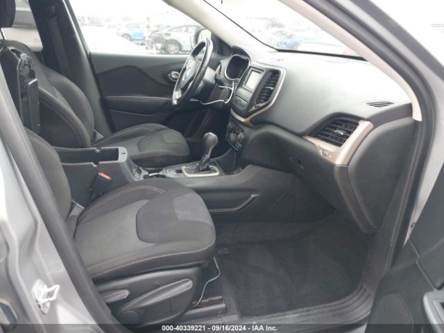 1C4PJLCB5FW655562 Jeep Cherokee Latitude