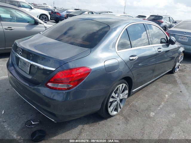 55SWF4JB0GU166643 Mercedes-Benz C 300 Luxury/sport