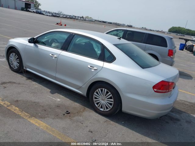 1VWAS7A3XEC095931 Volkswagen Passat 1.8t S