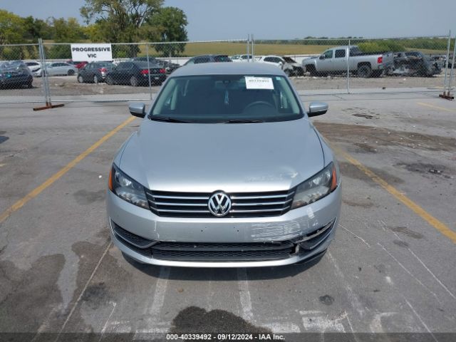 1VWAS7A3XEC095931 Volkswagen Passat 1.8t S