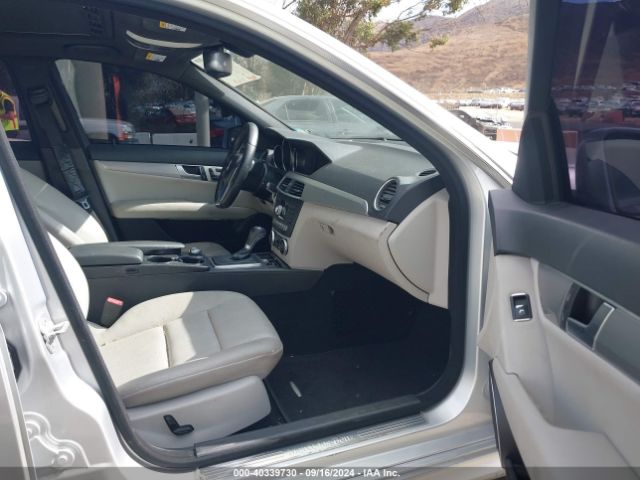 WDDGF4HB3ER305205 Mercedes-Benz C 250 Luxury/sport