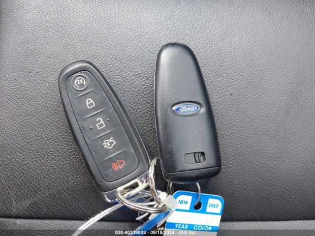 1FMCU9J93EUB85112 Ford Escape Titanium