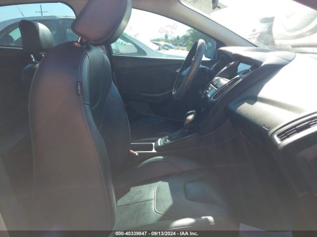 1FADP3F22GL405895 Ford FOCUS SE