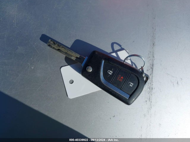 Toyota C-HR XLE 2018 NMTKHMBX6JR039580 Image 11