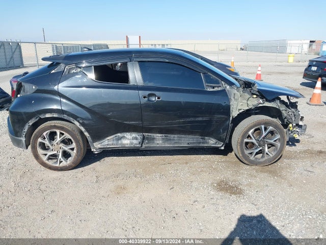 Toyota C-HR XLE 2018 NMTKHMBX6JR039580 Image 14