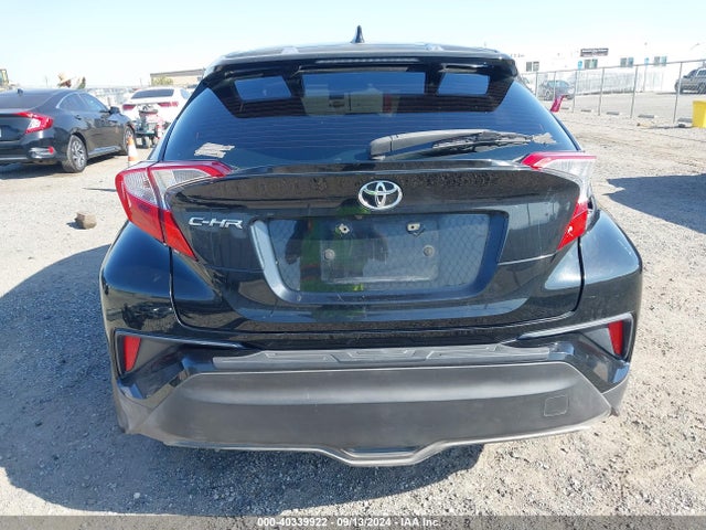 Toyota C-HR XLE 2018 NMTKHMBX6JR039580 Image 17