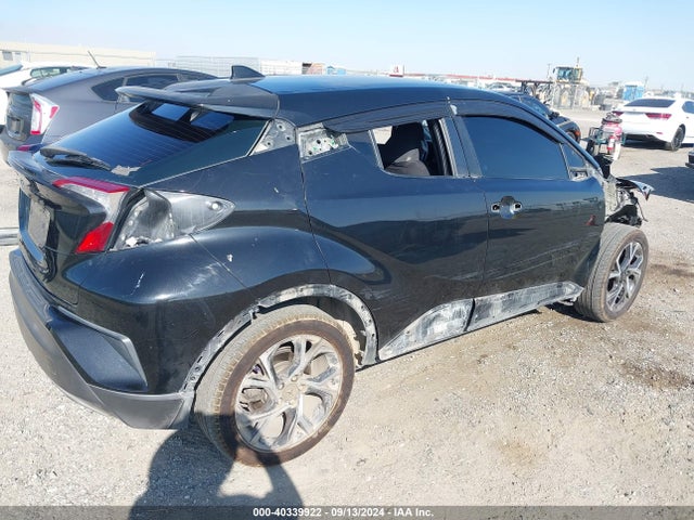 NMTKHMBX6JR039580 Toyota C-HR XLE