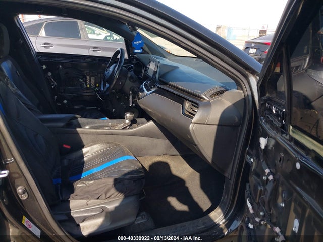 NMTKHMBX6JR039580 Toyota C-HR XLE