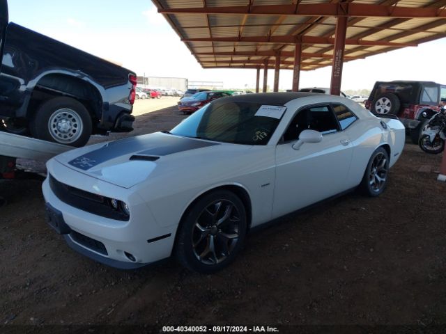 2C3CDZAT5FH822011 Dodge Challenger R/t