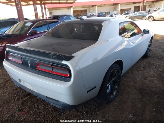 2C3CDZAT5FH822011 Dodge Challenger R/t