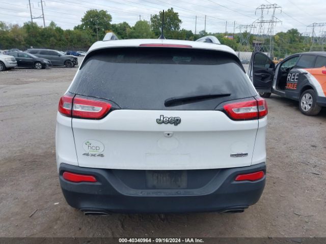 1C4PJMCS2GW331413 Jeep Cherokee Latitude