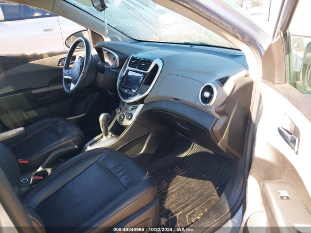 Chevrolet Sonic Premier 2018 1G1JF5SB9J4105461 Image 5