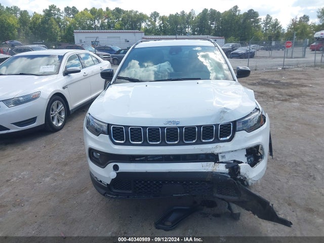 Jeep Compass Latitude 4x4 2024 3C4NJDBNXRT111660 Image 12