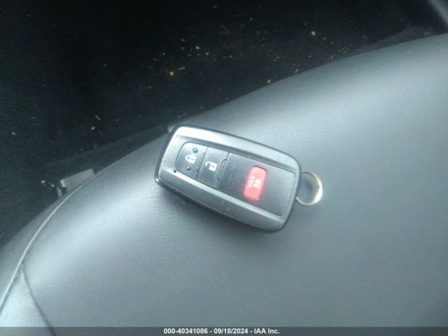 JTDKARFU8J3062332 Toyota Prius Four Touring