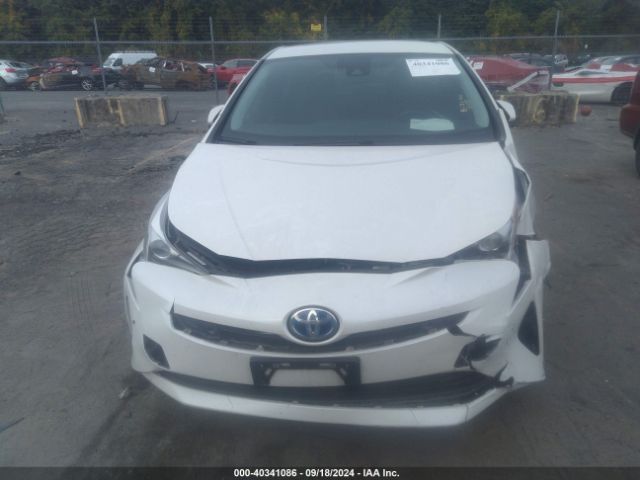 JTDKARFU8J3062332 Toyota Prius Four Touring