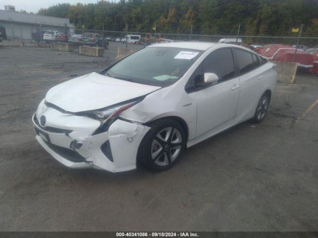 JTDKARFU8J3062332 Toyota Prius Four Touring