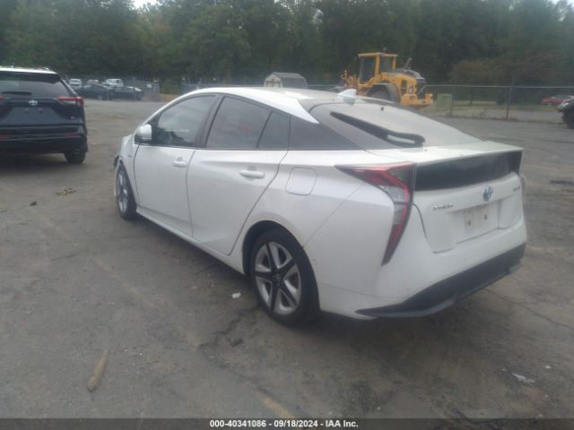 JTDKARFU8J3062332 Toyota Prius Four Touring