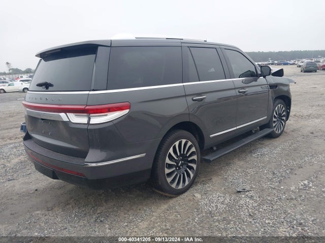 5LMJJ2TG4PEL02127 Lincoln Navigator Black Label