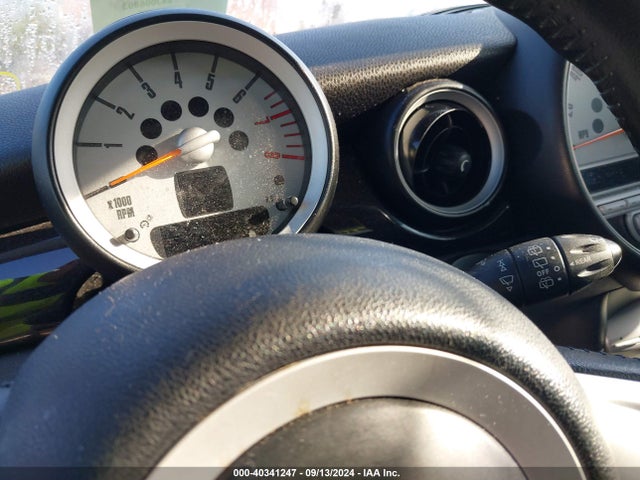 2010 MINI COOPER WMWMF3C5XATZ64689 Photo 6