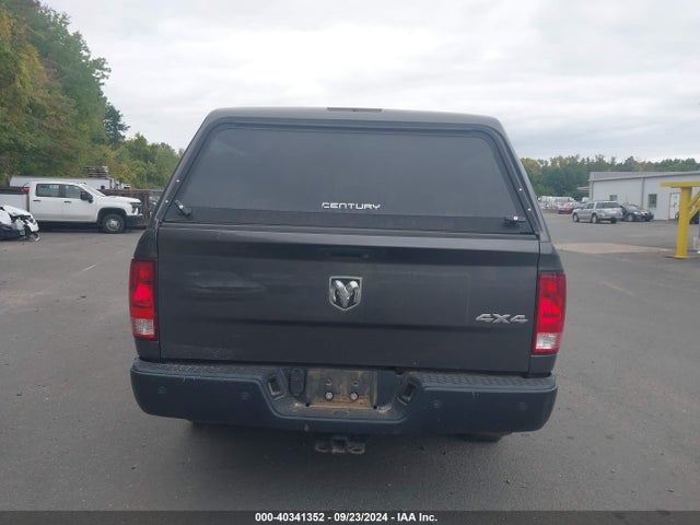 1C6RR7FT0JS327101 RAM 1500 Tradesman Quad Cab 4x4 6'4 Box