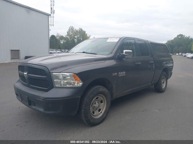 1C6RR7FT0JS327101 RAM 1500 Tradesman Quad Cab 4x4 6'4 Box