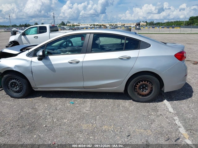 Chevrolet Cruze Ls Auto 2017 1G1BC5SM8H7174679 Image 14