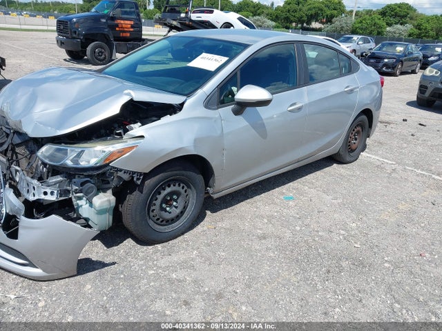 Chevrolet Cruze Ls Auto 2017 1G1BC5SM8H7174679 Image 2